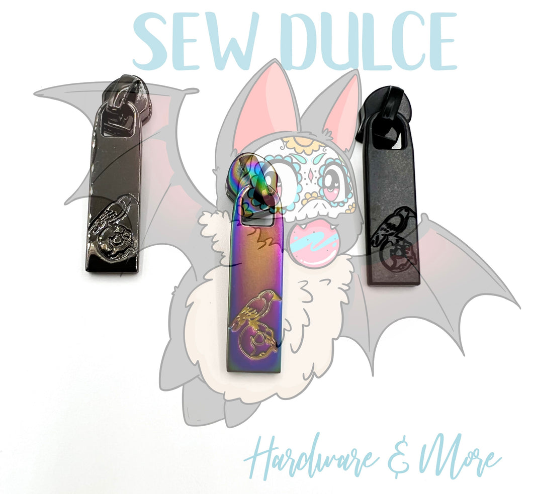Raven Sketch Zipper Pull